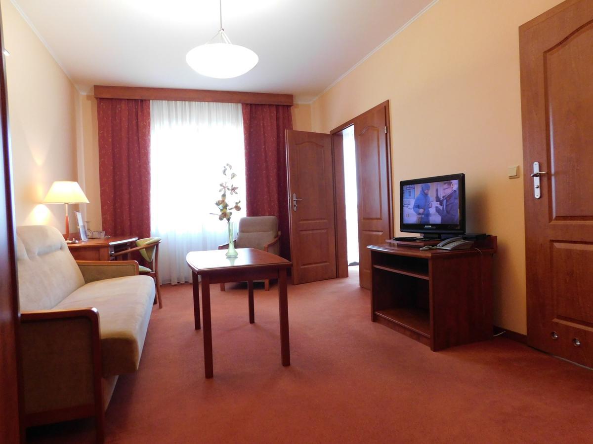 Hotel Piast Cedynia Екстер'єр фото